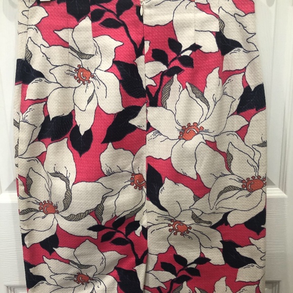 Ann Taylor 'Callie Pink' Hibiscus Skirt - Picture 4 of 4